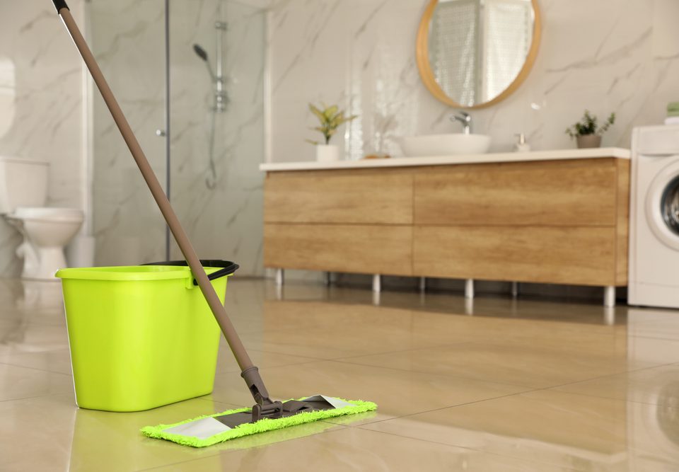 Cleaning natural floor tiles
